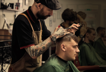 5 l&yacute; do bạn n&ecirc;n theo đuổi nghề barber trong thời đại 4.0 - #LEK Học Cắt T&oacute;c N&eacute;t