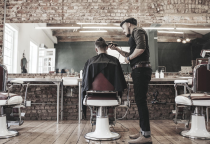 C&aacute;c tiệm cắt t&oacute;c tr&ecirc;n khắp thế giới: Những truyền thống chăm s&oacute;c t&oacute;c độc đ&aacute;o bạn cần biết